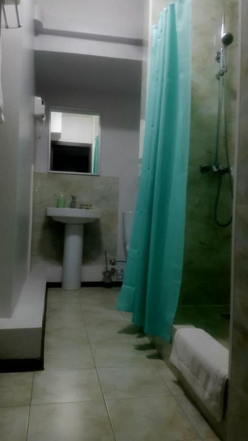 R.Street Hotel Almaty Esterno foto